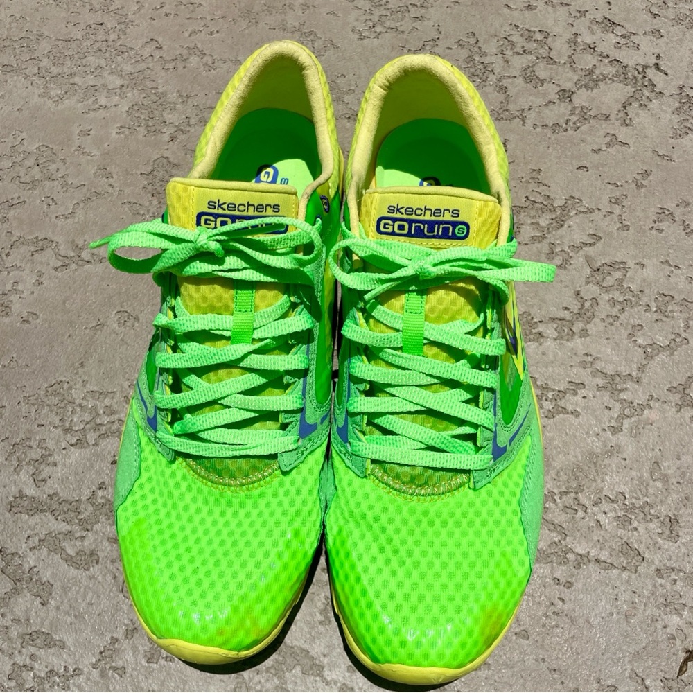 NWOB UNISEX RARE RELEASE 2013 SKETCHERS GO RUN SPEED MEN’S SIZE 10 WOMEN 11.5